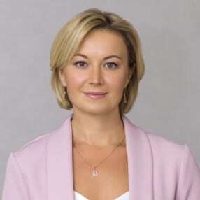 Юлия Алиферова