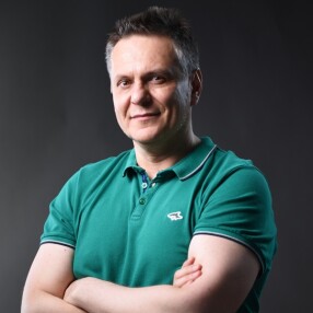 Леонид Амиров